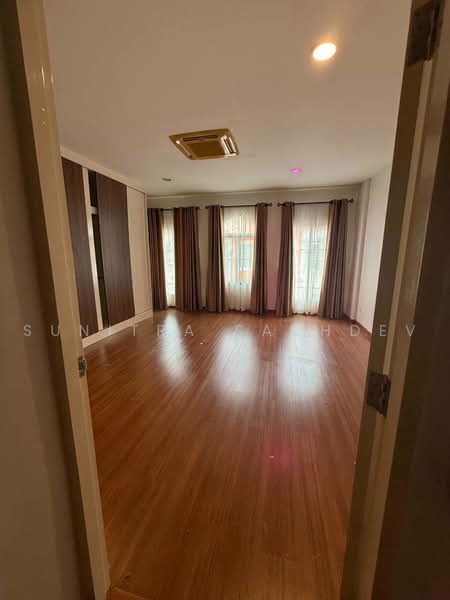 Baan Klang Muang Luzern Sukhumvit, Bangkok, Sukhumvit 77 Road, Suan Luang, Bangkok, 3 Bedrooms, 160 sqm, Townhouse For Rent, by Sunitra Sachdev, 500500599 - DDproperty.com