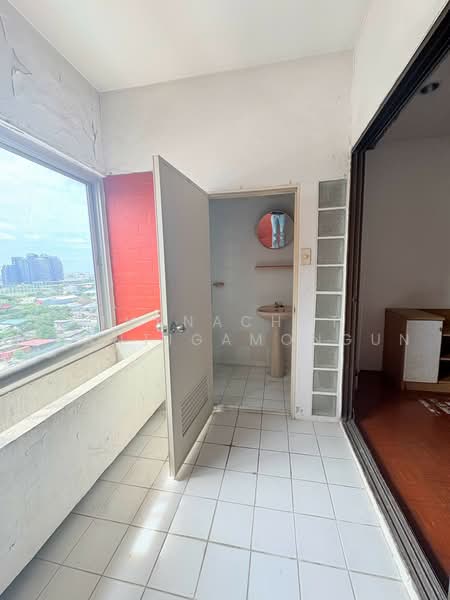 Country Complex Bangna, Bangkok, Sanpawut Road, Bang Na, Bangkok, 2 Bedrooms, 170 sqm, Condo For Rent, by Thanachot Khantigamongun, 500500620 - DDproperty.com