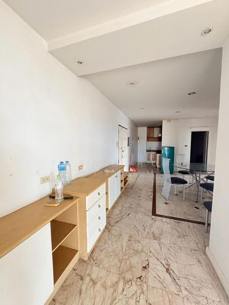 Country Complex Bangna, Bangkok, Sanpawut Road, Bang Na, Bangkok, 2 Bedrooms, 170 sqm, Condo For Rent, by Thanachot Khantigamongun, 500500620 - DDproperty.com