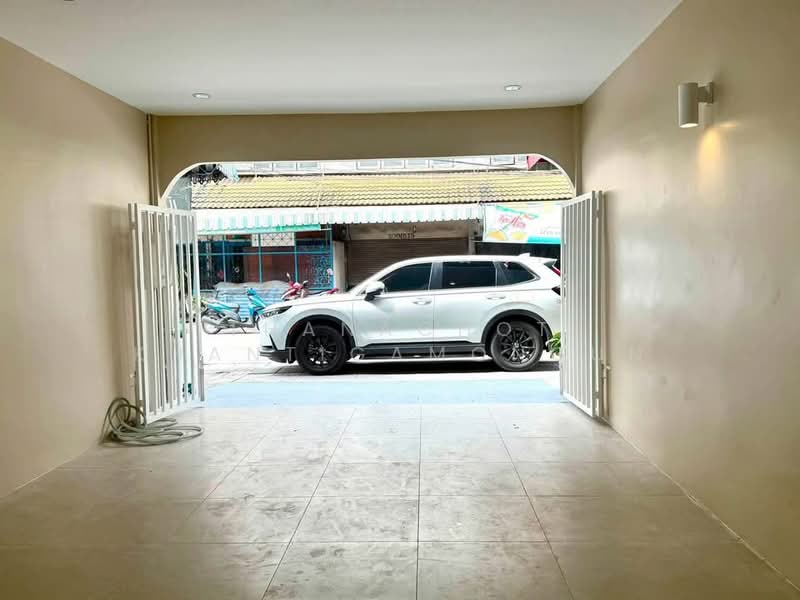 undefined, Bangkok, Lat Phrao, Bangkok, 3 Bedrooms, 204 sqm, Single Detached House For Sale, by Thanachot Khantigamongun, 500500647 - DDproperty.com