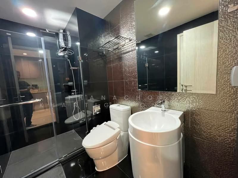 Rhythm Sukhumvit 36-38, Bangkok, 55 Soi Sukhumvit 36, Sukhumvit Road, Phra Kanong, Khlong Toei, Bangkok, 2 Bedrooms, 60 sqm, Condo For Rent, by Thanachot Khantigamongun, 500500689 - DDproperty.com
