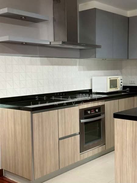 Baan Suanpetch, Bangkok, 18 Soi Sukhumvit 39, Khlong Tan Nua, Watthana, Bangkok, 2 Bedrooms, 131 sqm, Condo For Rent, by Settawut Leenavong, 500500778 - DDproperty.com