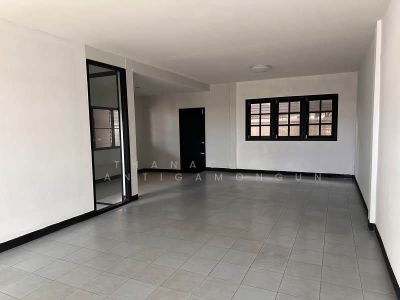 3-BR Townhouse, Bangkok, Anusaowari, Bang Khen, Bangkok, 3 Bedrooms, 132 sqm, Townhouse For Rent, by Thanachot Khantigamongun, 500500805 - DDproperty.com