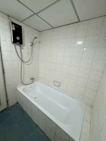 Subkaew Tower, Bangkok, 448 Soi Pracha Uthit 6 Pracha Uthit road, Huai Khwang, Bangkok, 1 Bedroom, 83 sqm, Condo For Rent, by Sannop Phongpraphan, 500500924 - DDproperty.com