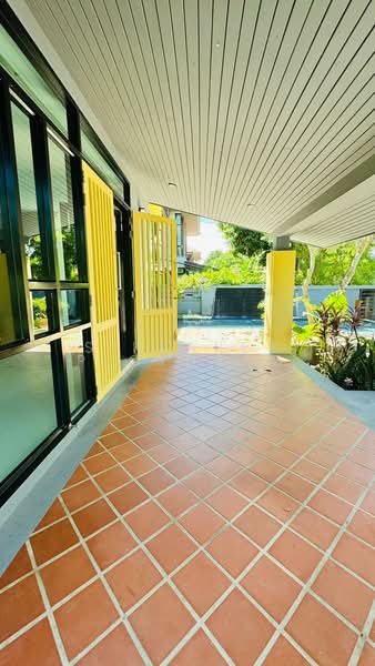 The Village Housing Estate by Horseshoe Point : เดอะ วิลเลจ เฮ้าส์ซิ่ง เอสเตท โดย ฮอร์สชู พอยท์, ชลบุรี, ถนนทุ่งกลม-ห้วยตาหนู, หนองปรือ, บางละมุง, ชลบุรี, 242 ตร.ม., บ้านเดี่ยว ขาย, โดย Sikkares Ploydang, 500500961 - DDproperty.com