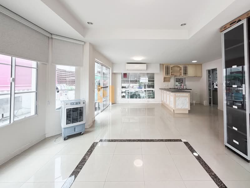 Siwalee Ratchaphruek, Nonthaburi, Ratchaphruek Road, Mahasawat, Bang Kruai, Nonthaburi, 3 Bedrooms, 240 sqm, Single Detached House For Sale, by HOME Real Estate Service, 500500965 - DDproperty.com
