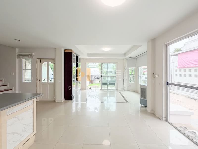 Siwalee Ratchaphruek, Nonthaburi, Ratchaphruek Road, Mahasawat, Bang Kruai, Nonthaburi, 3 Bedrooms, 240 sqm, Single Detached House For Sale, by HOME Real Estate Service, 500500965 - DDproperty.com