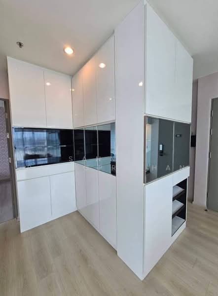 Life Ratchadapisek, Bangkok, 279 Ratchadapisaek Road, Huai Khwang, Bangkok, 2 Bedrooms, 66 sqm, Condo For Rent, by Sannop Phongpraphan, 500500974 - DDproperty.com