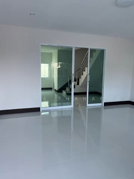 ทาวน์โฮม 2 ชั้น ซ.เจริญสุข 7 ต.หมากแข้ง อ.เมืองอุดรธานี : 2-Story Townhome, Soi Charoensuk 7, อุดรธานี, บ้านจั่น, เมืองอุดรธานี, อุดรธานี, 134 ตร.ม., ทาวน์เฮ้าส์ ขาย, โดย Kulaya Thanapura, 500500982 - DDproperty.com