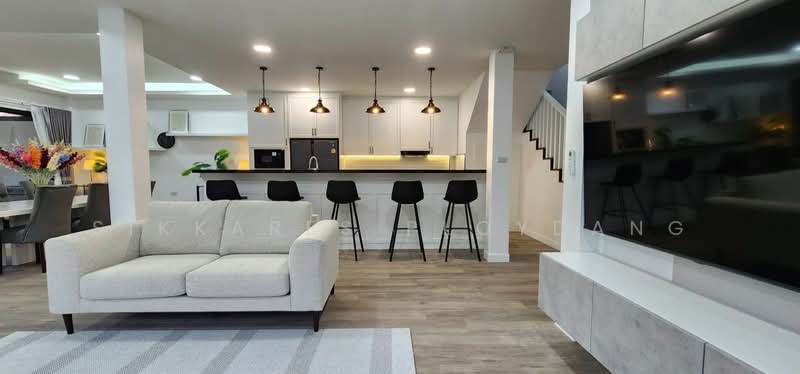 5-BR Villa, Chon Buri (Pattaya), Poong, Bang Lamung (Pattaya), Chon Buri (Pattaya), 5 Bedrooms, 408 sqm, Villa For Rent, by Sikkares Ploydang, 500501064 - DDproperty.com