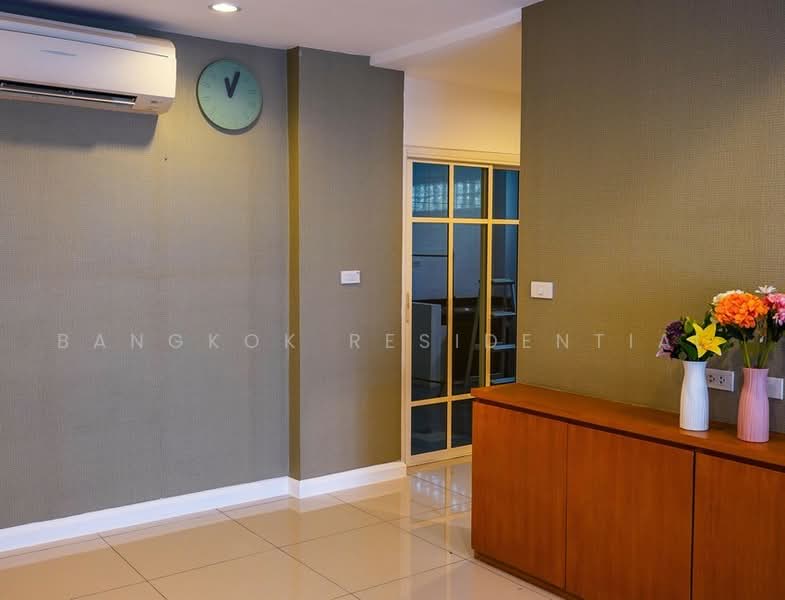 Townhouse, Bangkok, Rama 4 Road, Thung Maha Mek, Sathon, Bangkok, 3 Bedrooms, 350 sqm, Townhouse For Rent, by Bangkok Residential, 500501189 - DDproperty.com