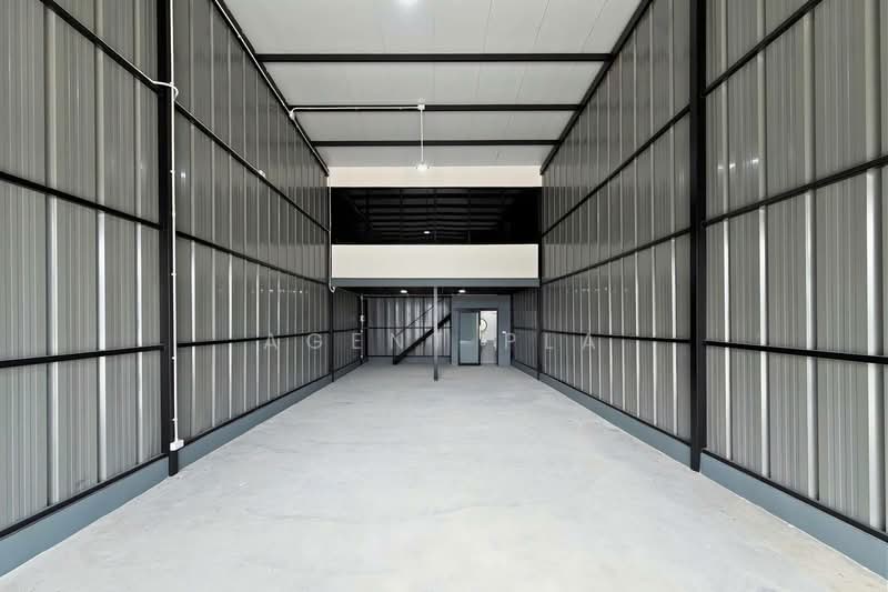 Warehouse with office for rent, Phatthanakan 32/1, prime location on main road (SPSAD4133), Bangkok, Phatthanakan, Suan Luang, Bangkok, , 106 sqm, Warehouse/Factory For Rent, by Agent Pla, 500501195 - DDproperty.com