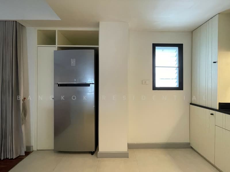 Villa Bajaj, Bangkok, Soi Sukhumvit 19, Khlongtoei Nua, Watthana, Bangkok, 3 Bedrooms, 240 sqm, Apartment For Rent, by Bangkok Residential, 500501226 - DDproperty.com