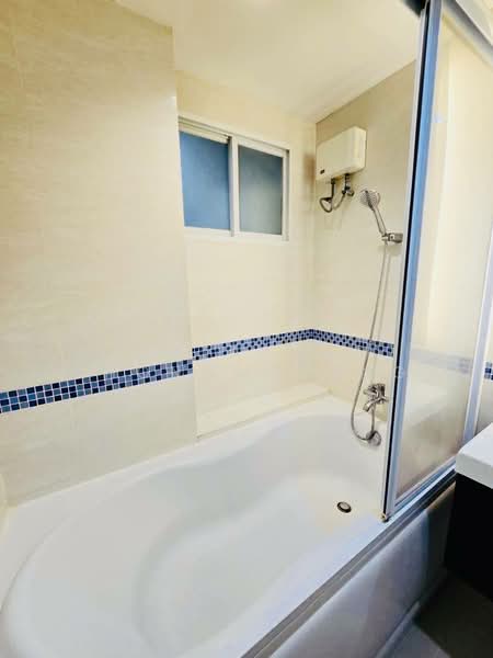 Life @ Sathorn 10, Bangkok, 48 Soi Sathorn 10, Sathorn Road, Silom, Bang Rak, Bangkok, 1 Bedroom, 48 sqm, Condo For Rent, by Kritaphak Khongmueang, 500501256 - DDproperty.com