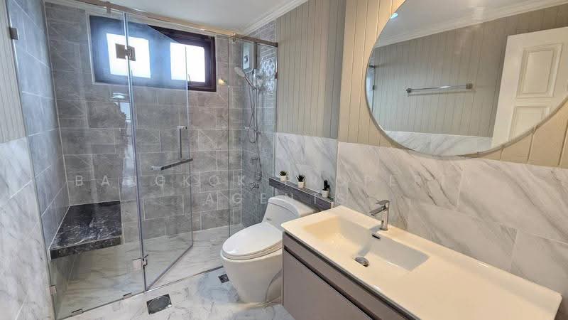 Modern Town, Bangkok, Ekamai Road, Khlong Tan Nua, Watthana, Bangkok, 3 Bedrooms, 202 sqm, Condo For Rent, by BANGKOK PROPERTY AGENTS, 500501296 - DDproperty.com