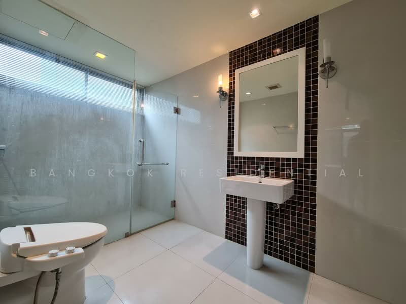 Rom Sai Residence : อาคารร่มไทร, กรุงเทพ, สุขุมวิท ซอย 55/25, คลองตันเหนือ, วัฒนา, กรุงเทพ, 240 ตร.ม., อพาร์ทเมนท์ ให้เช่า, โดย Bangkok Residential, 500501354 - DDproperty.com