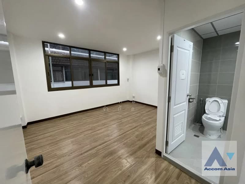 4 Bedrooms Townhouse for Rent in Silom, Bangkok near MRT Sam Yan - BTS Sala Daeng, Bangkok, Si Phraya, Bang Rak, Bangkok, 4 Bedrooms, 180 sqm, Townhouse For Rent, by บริษัท แอคคอม เอเซีย จำกัด, 500501394 - DDproperty.com