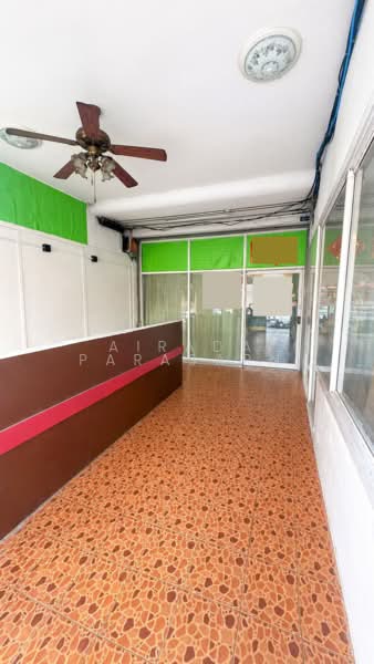 4-story commercial building located on Ram Inthra Road, Bangkok, Khan Na Yao, Bangkok, 2 Bedrooms, 192 sqm, Townhouse For Sale, by Airada Parasarn, 500501543 - DDproperty.com