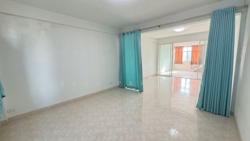 4-story commercial building located on Ram Inthra Road, Bangkok, Khan Na Yao, Bangkok, 2 Bedrooms, 192 sqm, Townhouse For Sale, by Airada Parasarn, 500501543 - DDproperty.com