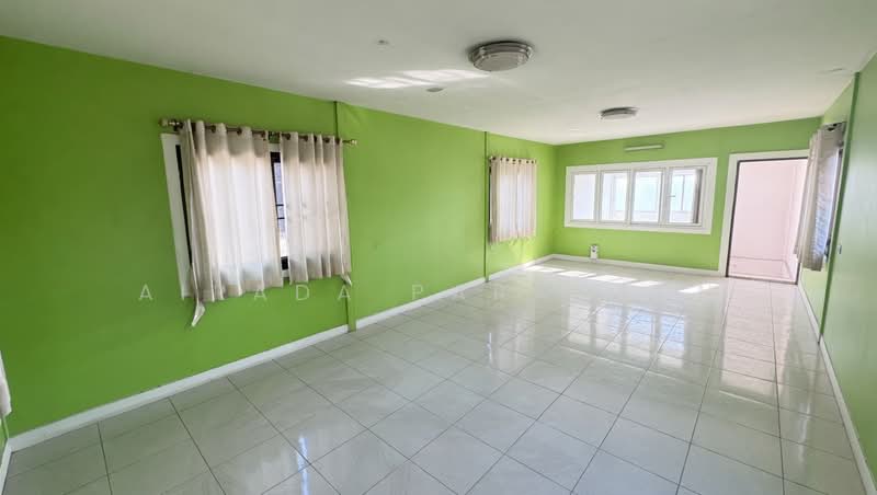 4-story commercial building located on Ram Inthra Road, Bangkok, Khan Na Yao, Bangkok, 2 Bedrooms, 192 sqm, Townhouse For Sale, by Airada Parasarn, 500501543 - DDproperty.com