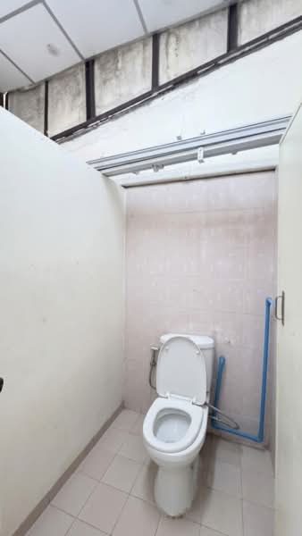 4-story commercial building located on Ram Inthra Road, Bangkok, Khan Na Yao, Bangkok, 2 Bedrooms, 192 sqm, Townhouse For Sale, by Airada Parasarn, 500501543 - DDproperty.com