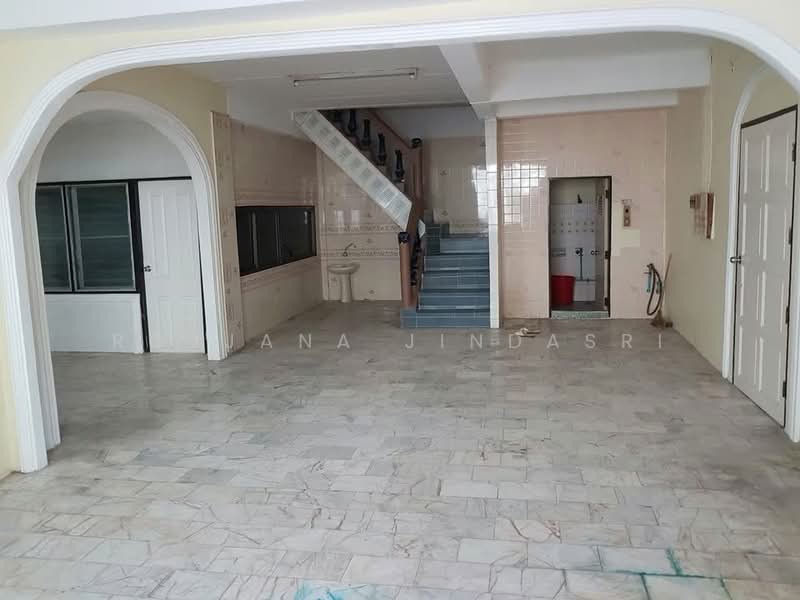 undefined, Bangkok, Chan Kasem, Chatuchak, Bangkok, 5 Bedrooms, 450 sqm, Townhouse For Rent, by Rojjana Jindasri, 500501613 - DDproperty.com