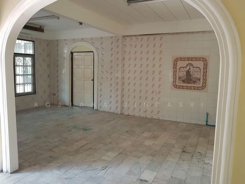 undefined, Bangkok, Chan Kasem, Chatuchak, Bangkok, 5 Bedrooms, 450 sqm, Townhouse For Rent, by Rojjana Jindasri, 500501613 - DDproperty.com