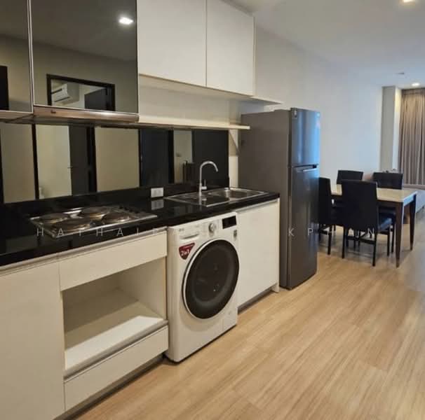 Sky Walk Residences, Bangkok, 1599 Sukhumvit Road, Phra Kanong Nua, Watthana, Bangkok, 2 Bedrooms, 60 sqm, Condo For Rent, by Hathairat Rookphan, 500501751 - DDproperty.com
