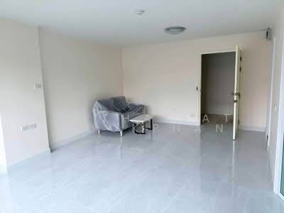 ขาย - Lumpini Place Narathiwas 24 : ลุมพินี เพลส นราธิวาส 24, กรุงเทพ