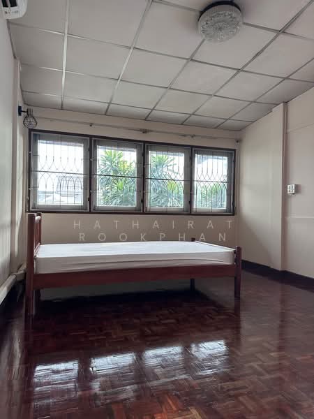 3-BR House, Bangkok, Anusaowari, Bang Khen, Bangkok, 3 Bedrooms, 240 sqm, Single Detached House For Rent, by Hathairat Rookphan, 500501774 - DDproperty.com