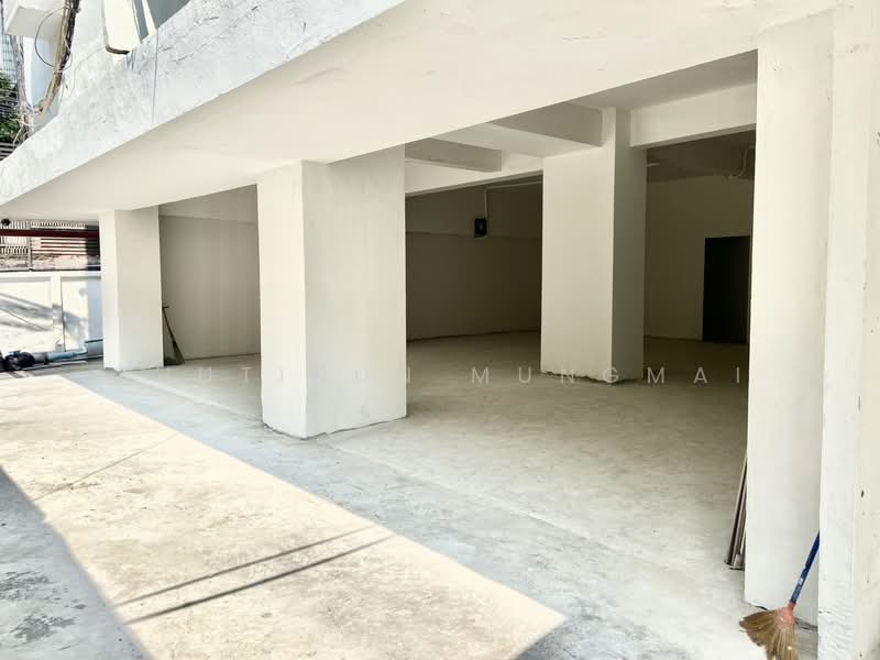 Space for Rent in Asok Walk Distance to Terminal 21 with Parking, Bangkok, Khlongtoei Nua, Watthana, Bangkok, , 120 sqm, Retail Space For Rent, by Chutinun Mungmai, 500501800 - DDproperty.com
