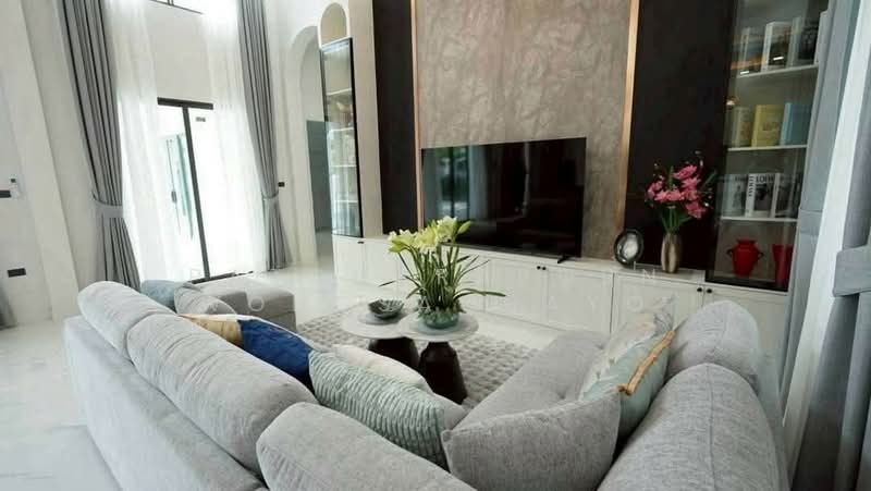 Luxurious 4-Bedroom Home in Pattaya, Fully Furnished, Chon Buri (Pattaya), Nong Pru, Bang Lamung (Pattaya), Chon Buri (Pattaya), 4 Bedrooms, 400 sqm, Single Detached House For Sale, by Patcharaporn Wongsachayo, 500501860 - DDproperty.com