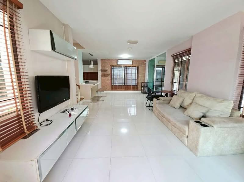 Mantana Lake Watcharapol, Bangkok, Sukhaphiban 5 Road, O-Ngoen, Sai Mai, Bangkok, 4 Bedrooms, 300 sqm, Single Detached House For Rent, by NR AGENT, 500501890 - DDproperty.com