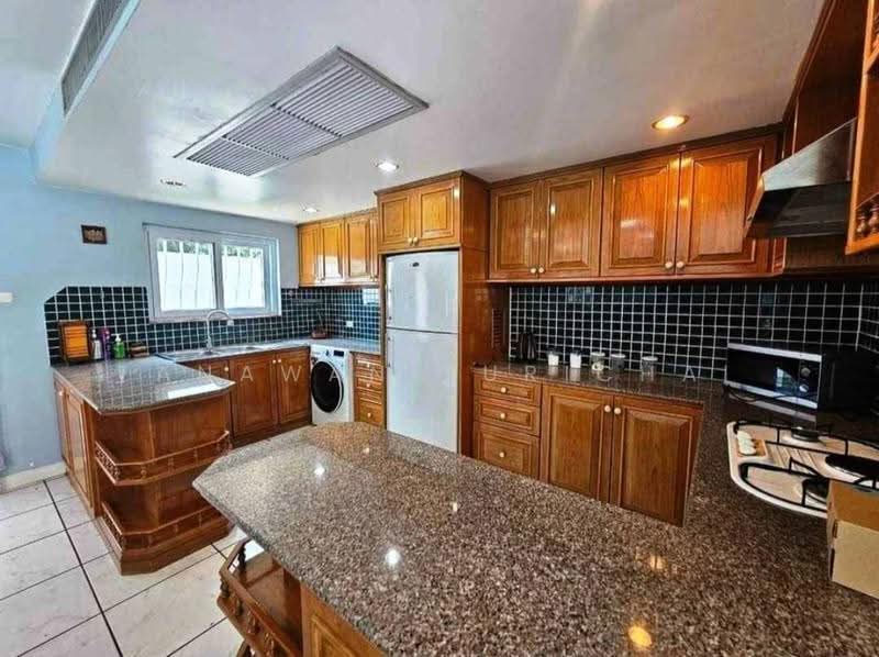 undefined, Chon Buri (Pattaya), Poong, Bang Lamung (Pattaya), Chon Buri (Pattaya), 3 Bedrooms, 220 sqm, Villa For Sale, by Tanawan Surichai, 500501911 - DDproperty.com