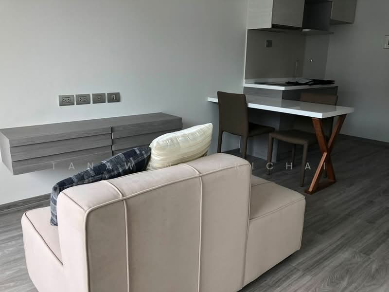 AERAS Beachfront Condominium Jomtien : แอราส คอนโด, ชลบุรี, หมู่ 12 ซอยจอมเทียน 17 ถนนหาดจอมเทียน, หนองปรือ, บางละมุง, ชลบุรี, 35 ตร.ม., คอนโด ขาย, โดย Tanawan Surichai, 500501931 - DDproperty.com