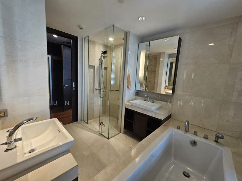 Oriental Residence, Bangkok, 110 Witthayu Road, Lumphini, Pathum Wan, Bangkok, 2 Bedrooms, 120 sqm, Condo For Rent, by khun Thitiya (na), 500501956 - DDproperty.com