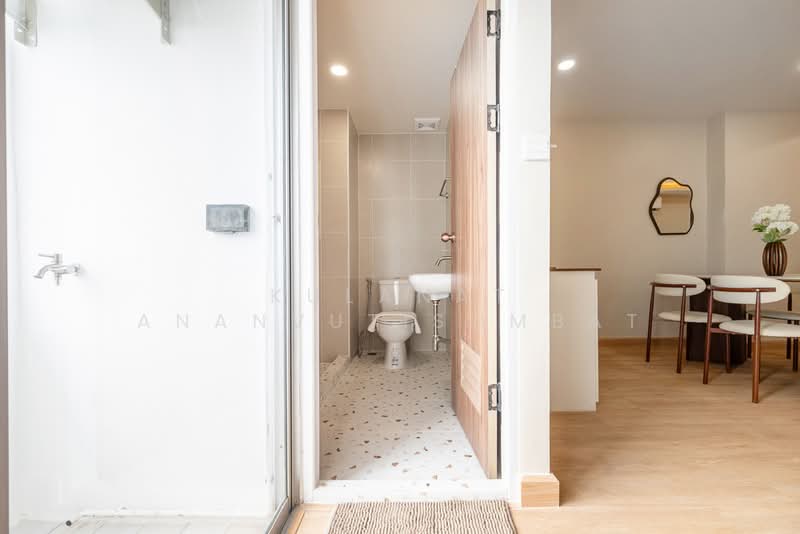 Supattra Condotel, Bangkok, Soi Udomsuk 30, Bang Na, Bangkok, 2 Bedrooms, 68 sqm, Condo For Sale, by Kulanat Ananvutisombat, 500501995 - DDproperty.com