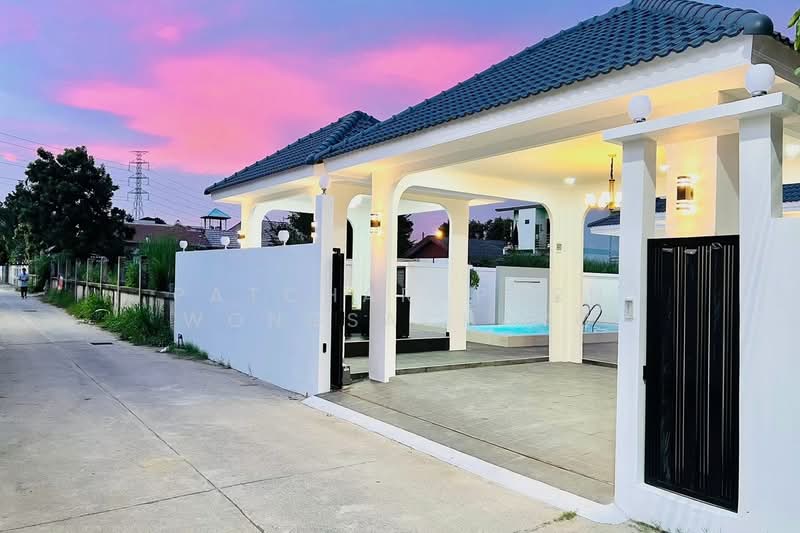 New Renovation and ready to move in, Chon Buri (Pattaya), Na Kloe, Bang Lamung (Pattaya), Chon Buri (Pattaya), 3 Bedrooms, 536 sqm, Single Detached House For Sale, by Patcharaporn Wongsachayo, 500502053 - DDproperty.com