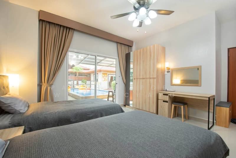 For rent Three private villas on the same estate with a total of 6 bedrooms and 7 bathrooms, Chon Buri (Pattaya), Na Kloe, Bang Lamung (Pattaya), Chon Buri (Pattaya), 6 Bedrooms, 300 sqm, Single Detached House For Rent, by Patcharaporn Wongsachayo, 500502059 - DDproperty.com