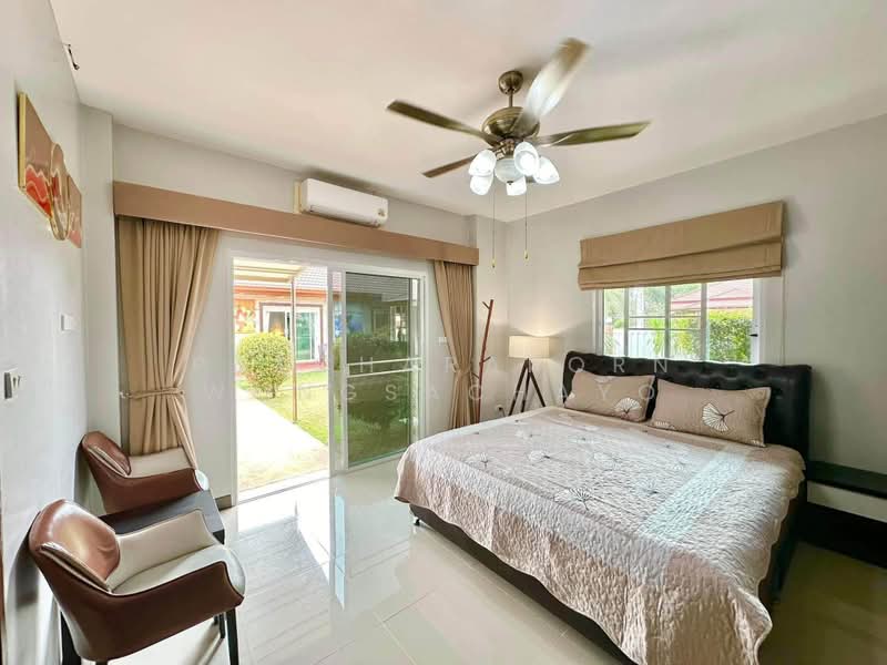 For rent Three private villas on the same estate with a total of 6 bedrooms and 7 bathrooms, Chon Buri (Pattaya), Na Kloe, Bang Lamung (Pattaya), Chon Buri (Pattaya), 6 Bedrooms, 300 sqm, Single Detached House For Rent, by Patcharaporn Wongsachayo, 500502059 - DDproperty.com
