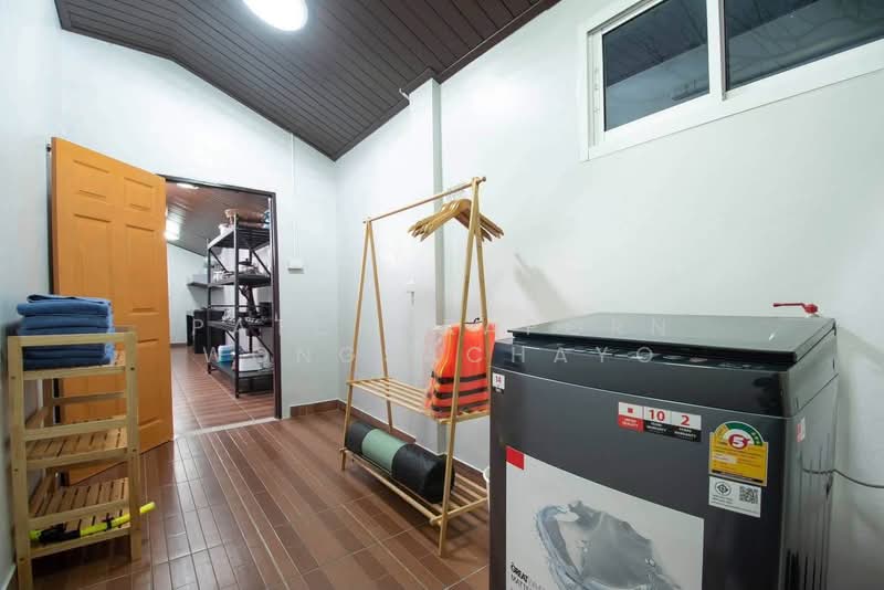 For rent Three private villas on the same estate with a total of 6 bedrooms and 7 bathrooms, Chon Buri (Pattaya), Na Kloe, Bang Lamung (Pattaya), Chon Buri (Pattaya), 6 Bedrooms, 300 sqm, Single Detached House For Rent, by Patcharaporn Wongsachayo, 500502059 - DDproperty.com