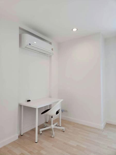 Areeya Mandarina Sukhumvit 77, Bangkok, Sukhumvit 77 Road (On Nut), Suan Luang, Bangkok, 3 Bedrooms, 200 sqm, Townhouse For Rent, by ไพลิน เลิศวัฒนมงคล, 500502127 - DDproperty.com
