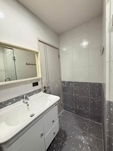 Wyne Sukhumvit, Bangkok, 1120 Sukhumvit Road, Phra Kanong, Khlong Toei, Bangkok, Studio, 30 sqm, Condo For Rent, by Siriprapa Phungamduean, 500502214 - DDproperty.com