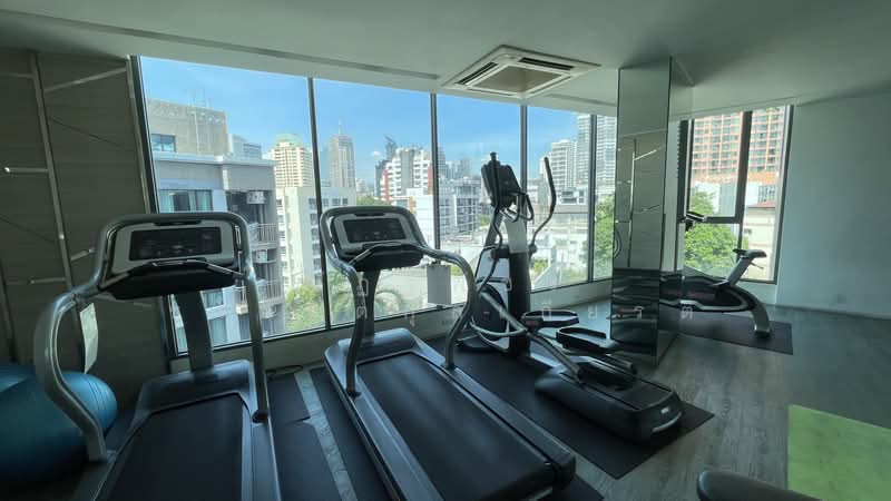 Trapezo Sukhumvit 16 : ทราเพโซ สุขุมวิท 16, กรุงเทพ, ซอยสุขุมวิท 16, คลองเตย, กรุงเทพ, 130 ตร.ม., คอนโด ขาย, โดย ณัฏฐพัชร ชโยทิตกุลเกียรติ, 500502217 - DDproperty.com