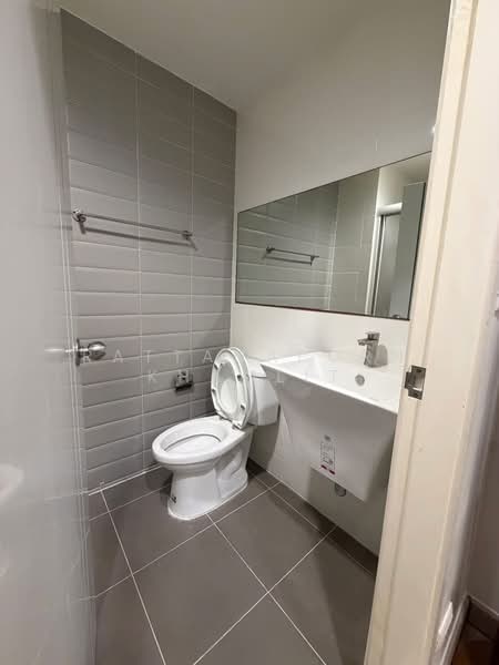 Aspire Rama 4, Bangkok, Rama 4 Road, Phra Kanong, Khlong Toei, Bangkok, 1 Bedroom, 29 sqm, Condo For Rent, by Rattanaporn Khamlit, 500502260 - DDproperty.com