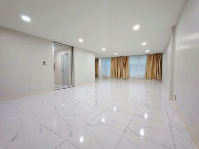 ไม่พบโครงการ, Bangkok, ลาดพร้าว รัชดาภิเษก สุทธิสาร, Wang Thonglang, Bangkok, 5 Bedrooms, 320 sqm, Townhouse For Rent, by ณัฐพงศ์ สุนทรอรุณ, 500502285 - DDproperty.com