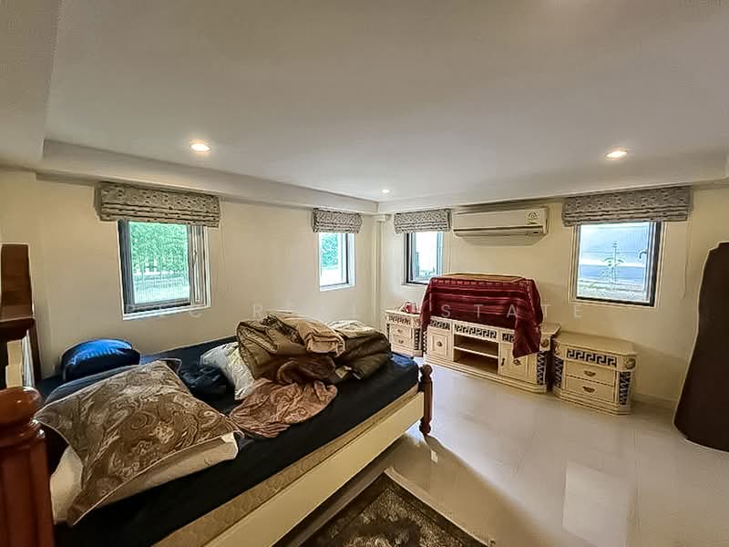 High End House for Sale Chaiyapruek 7Bed Fully Furnished, Chon Buri (Pattaya), Bang Lamung, Bang Lamung (Pattaya), Chon Buri (Pattaya), 7 Bedrooms, 350 sqm, Single Detached House For Sale, by PLC real estate, 500502311 - DDproperty.com
