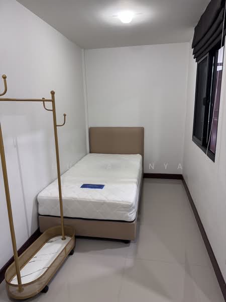 2-story townhome for rent, newly renovated, ready to move in. Pracharat Bamphen Road Air conditioned, Bangkok, Huai Khwang, Bangkok, 3 Bedrooms, 150 sqm, Townhouse For Rent, by Khun Aranya, 500502323 - DDproperty.com