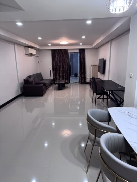2-story townhome for rent, newly renovated, ready to move in. Pracharat Bamphen Road Air conditioned, Bangkok, Huai Khwang, Bangkok, 3 Bedrooms, 150 sqm, Townhouse For Rent, by Khun Aranya, 500502323 - DDproperty.com