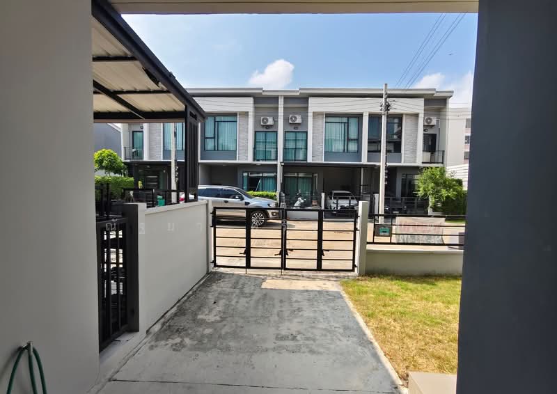 Grande Pleno Watcharapol-Sukhaphiban 5, Bangkok, Sukhapibal 5 Road, O-Ngoen, Sai Mai, Bangkok, 3 Bedrooms, 100 sqm, Townhouse For Sale, by ณัฐยา ศิริฐานนท์, 500502352 - DDproperty.com